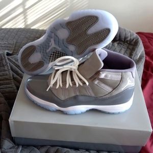 Nike Air jordan cool grey 11s